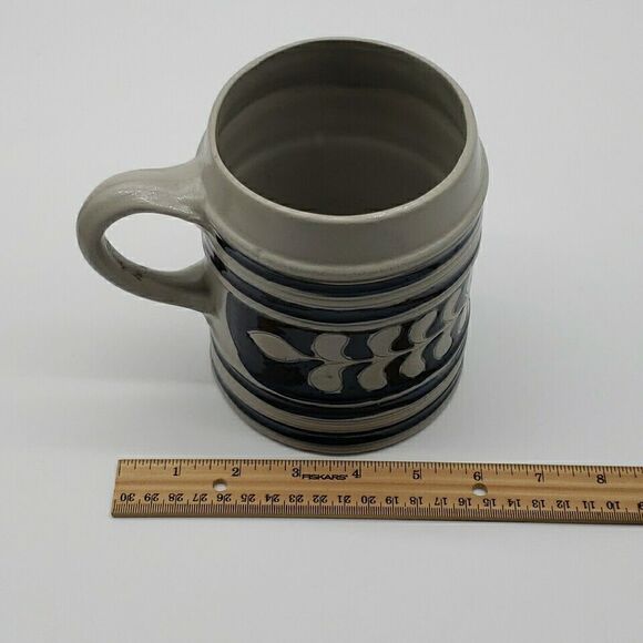 Williamsburg VA Souvenir Beer Mug Replica Grey /Cobalt Blue Pottery 1 L / 1 Qt - Picture 10 of 12